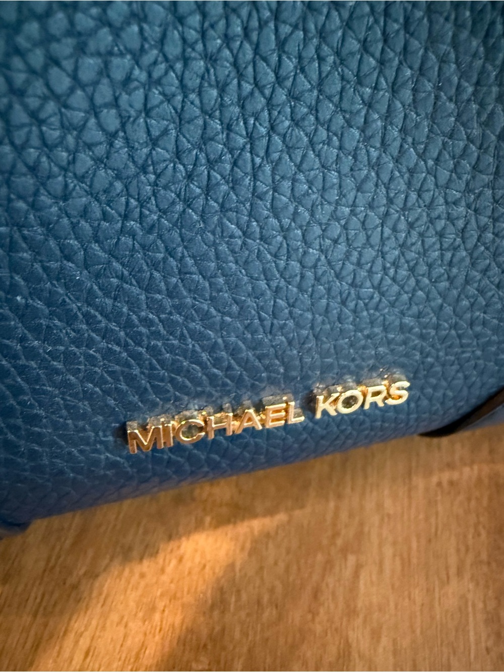 Michael Kors Navy Blue Mini Bucket Bag NWOT Clutch/Crossbody Pebbled Leather - Picture 2 of 15